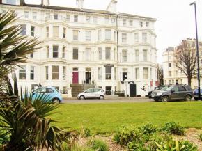  The Ellesmere Hotel Eastbourne  Истборн